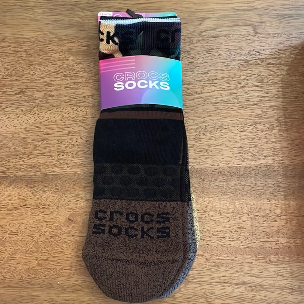 CROC socks brand new womens 8-10.5 mens 6-8.5